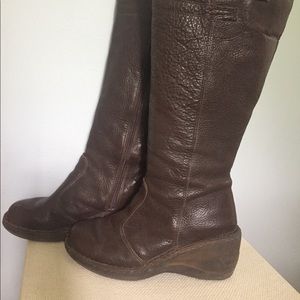 PRICE DROP! SZ 8 Lassen brown leather wedge boots